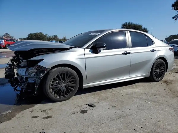 4T1T11AK5NU017551 2022 TOYOTA CAMRY - Image 1