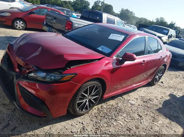 4T1T11AK5NU028999 2022 TOYOTA CAMRY - Image 2