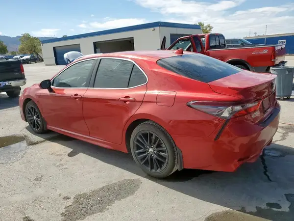 4T1T11AK5NU029666 2022 TOYOTA CAMRY - Image 2