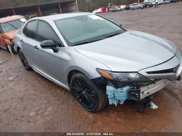 4T1T11AK5NU050971 2022 TOYOTA CAMRY - Image 1