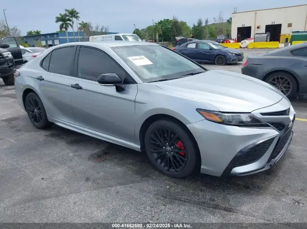 4T1T11AK5NU054034 2022 TOYOTA CAMRY - Image 1
