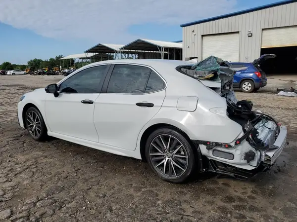 4T1T11AK5NU054759 2022 TOYOTA CAMRY - Image 2