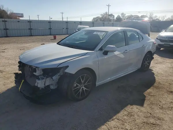 4T1T11AK5NU066586 2022 TOYOTA CAMRY - Image 1