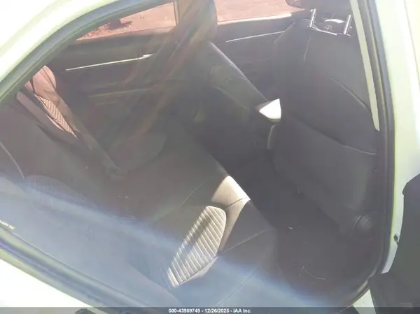 4T1T11AK5NU072758 2022 TOYOTA CAMRY - Image 8