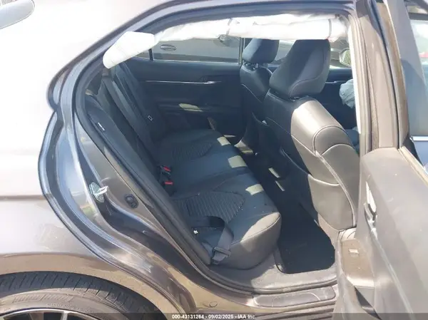 4T1T11AK5NU625232 2022 TOYOTA CAMRY - Image 8