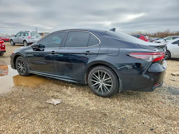4T1T11AK5NU629068 2022 TOYOTA CAMRY - Image 2