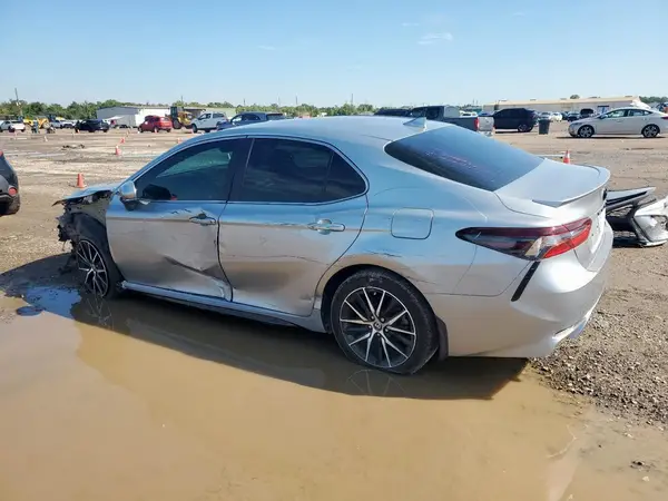 4T1T11AK5NU629748 2022 TOYOTA CAMRY - Image 2