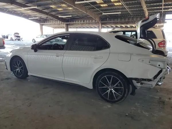 4T1T11AK5NU635503 2022 TOYOTA CAMRY - Image 2