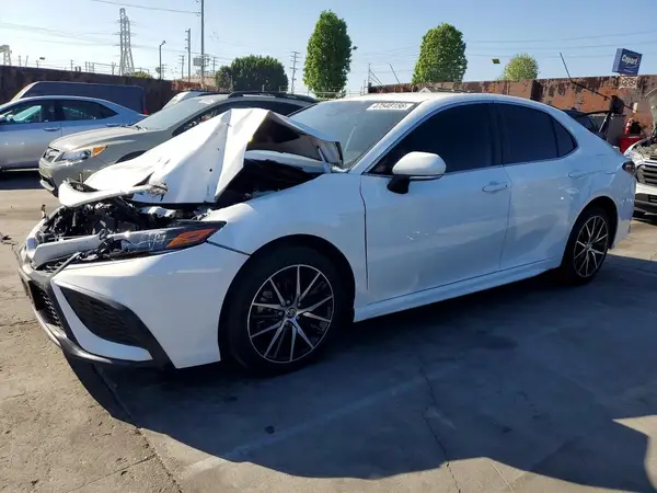 4T1T11AK5NU636084 2022 TOYOTA CAMRY - Image 1