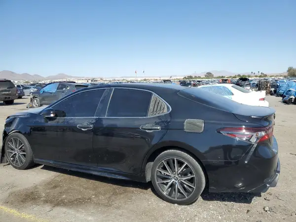 4T1T11AK5NU643472 2022 TOYOTA CAMRY - Image 2