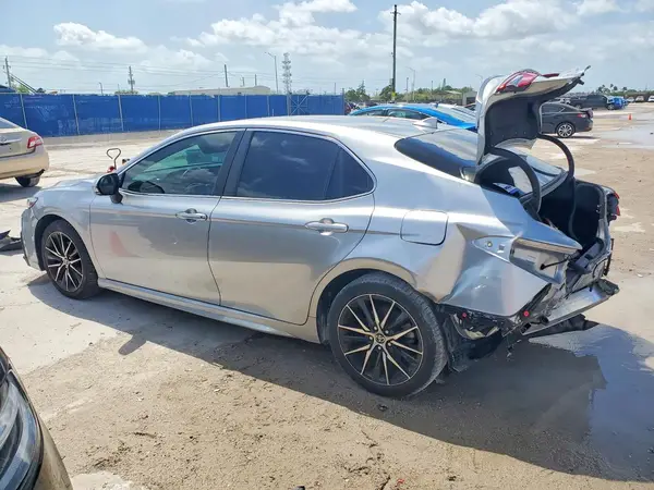 4T1T11AK5NU698231 2022 TOYOTA CAMRY - Image 2
