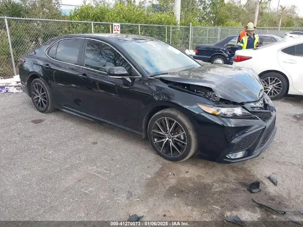 4T1T11AK5NU699461 2022 TOYOTA CAMRY - Image 1