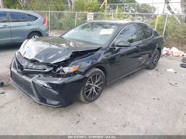 4T1T11AK5NU699461 2022 TOYOTA CAMRY - Image 2