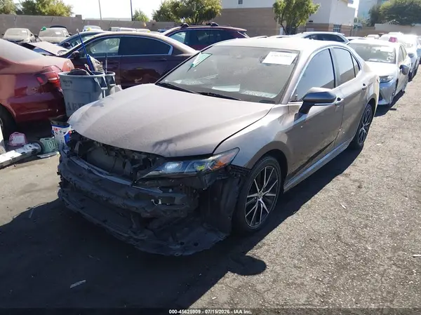 4T1T11AK5NU700530 2022 TOYOTA CAMRY - Image 2