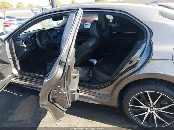 4T1T11AK5NU700530 2022 TOYOTA CAMRY - Image 8