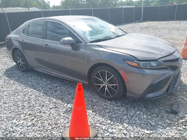 4T1T11AK5NU701354 2022 TOYOTA CAMRY - Image 1