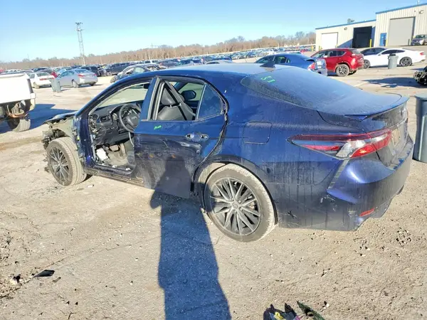 4T1T11AK5NU714573 2022 TOYOTA CAMRY - Image 2