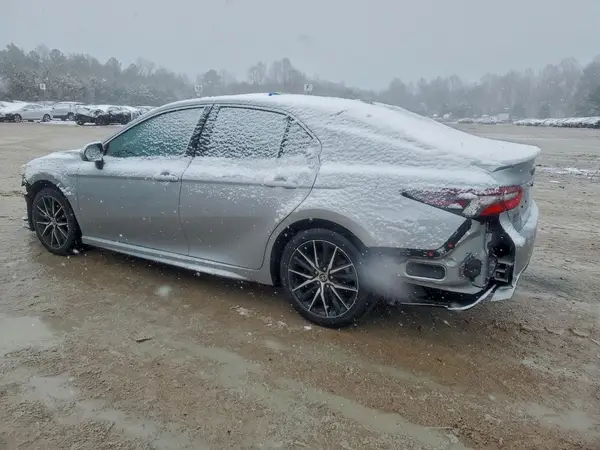 4T1T11AK5NU717862 2022 TOYOTA CAMRY - Image 2