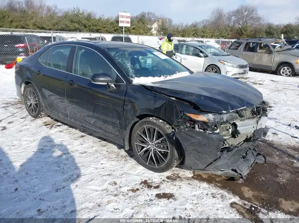 4T1T11AK5RU894028 2024 TOYOTA CAMRY - Image 1