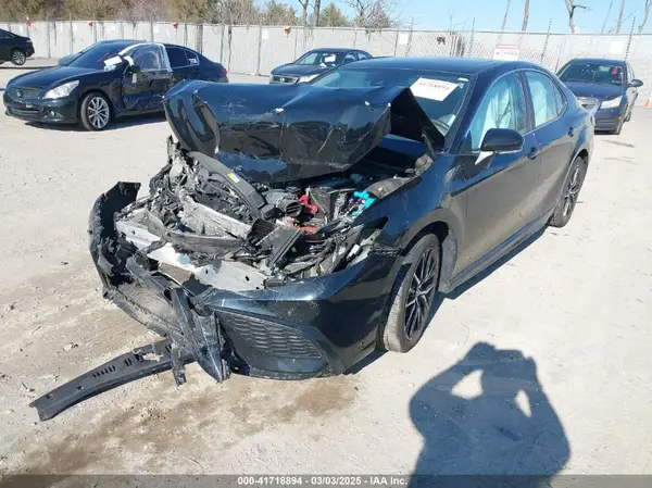 4T1T11AK6MU402597 2021 TOYOTA CAMRY - Image 2