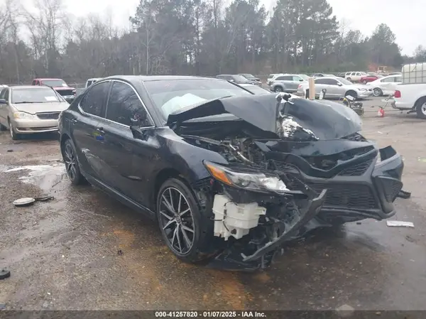4T1T11AK6MU423451 2021 TOYOTA CAMRY - Image 1
