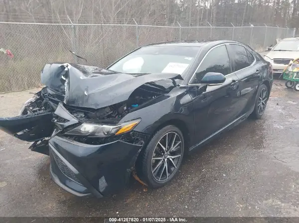 4T1T11AK6MU423451 2021 TOYOTA CAMRY - Image 2