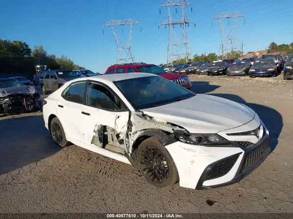 4T1T11AK6MU438984 2021 TOYOTA CAMRY - Image 1