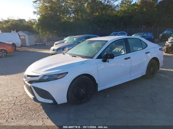 4T1T11AK6MU438984 2021 TOYOTA CAMRY - Image 2