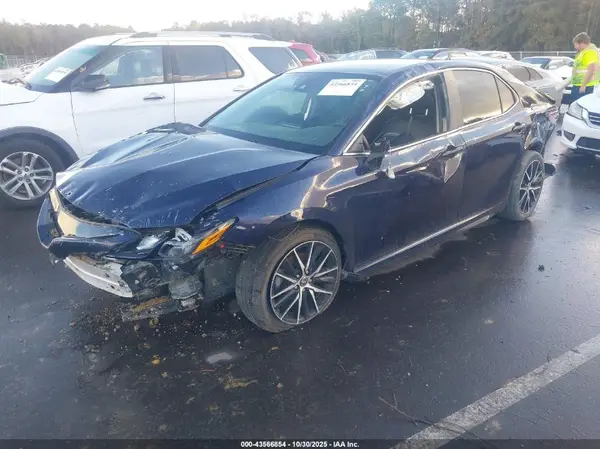 4T1T11AK6MU472973 2021 TOYOTA CAMRY - Image 2