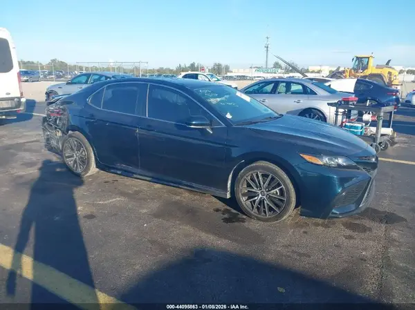 4T1T11AK6MU474514 2021 TOYOTA CAMRY - Image 1