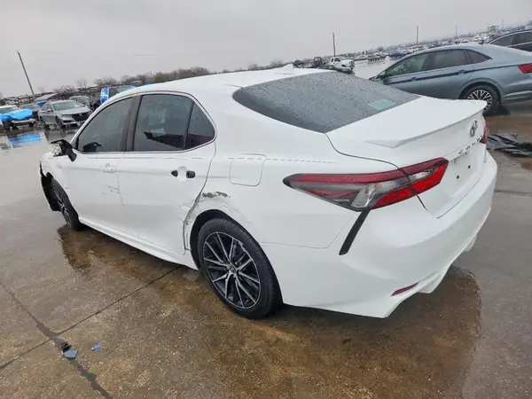 4T1T11AK6MU551222 2021 TOYOTA CAMRY - Image 2