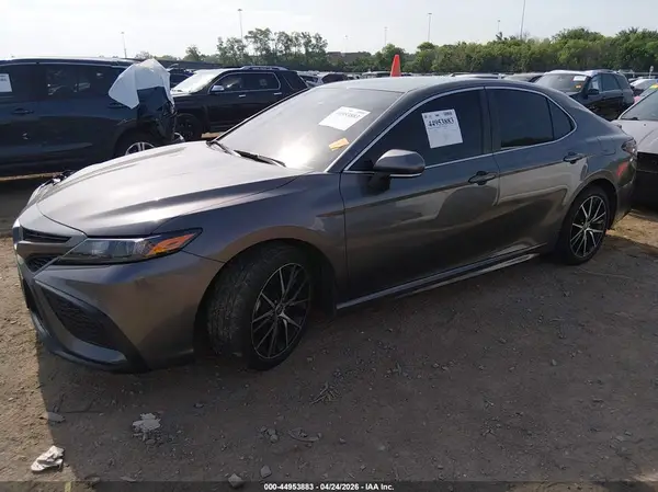 4T1T11AK6MU572099 2021 TOYOTA CAMRY - Image 2