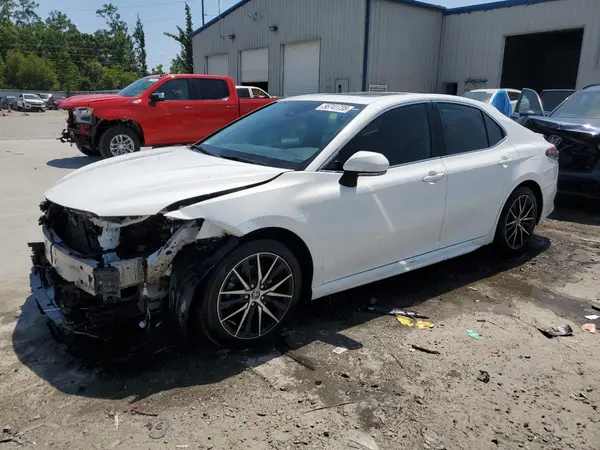 4T1T11AK6MU600046 2021 TOYOTA CAMRY - Image 1