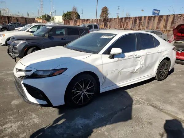 4T1T11AK6NU012715 2022 TOYOTA CAMRY - Image 1
