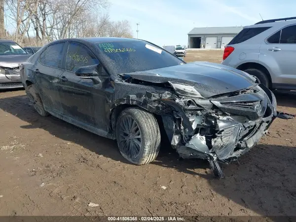 4T1T11AK6NU024590 2022 TOYOTA CAMRY - Image 1