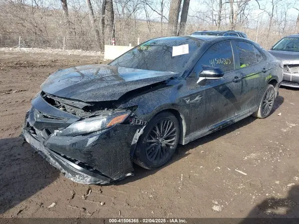4T1T11AK6NU024590 2022 TOYOTA CAMRY - Image 2