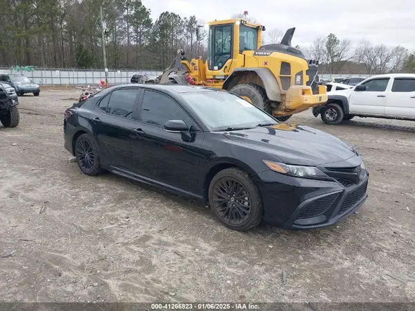4T1T11AK6NU037839 2022 TOYOTA CAMRY - Image 1