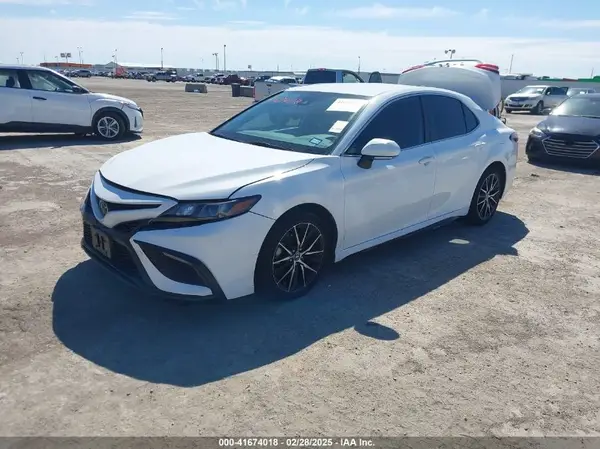 4T1T11AK6NU043253 2022 TOYOTA CAMRY - Image 2