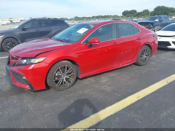 4T1T11AK6NU056018 2022 TOYOTA CAMRY - Image 2