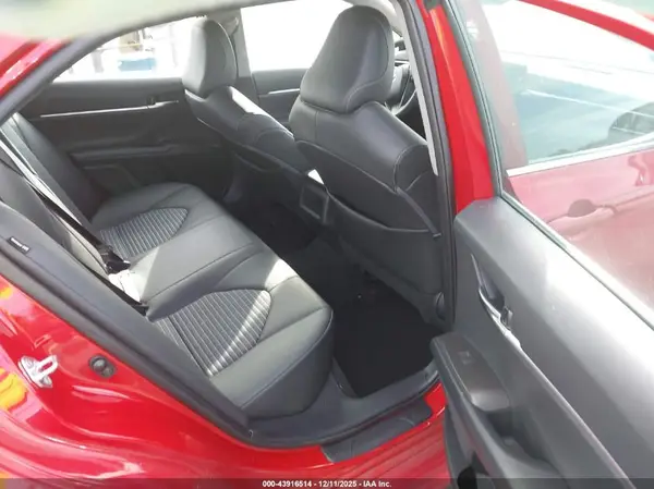 4T1T11AK6NU056018 2022 TOYOTA CAMRY - Image 8