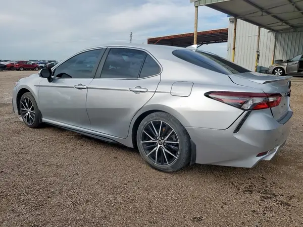 4T1T11AK6NU056052 2022 TOYOTA CAMRY - Image 2