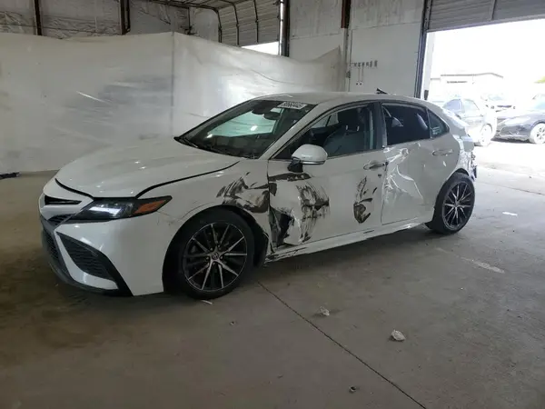 4T1T11AK6NU634621 2022 TOYOTA CAMRY - Image 1