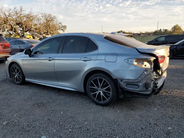 4T1T11AK6NU635672 2022 TOYOTA CAMRY - Image 2