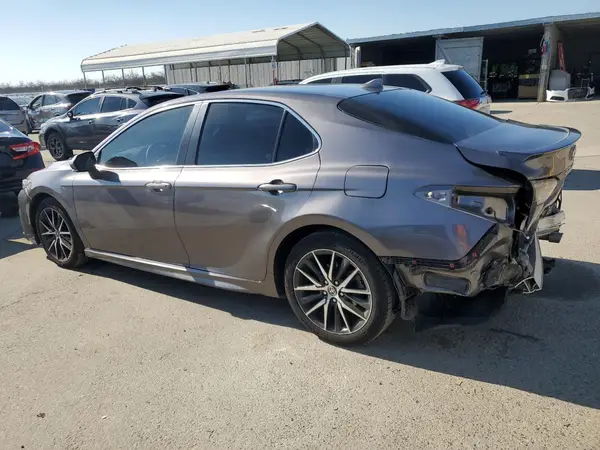 4T1T11AK6NU638233 2022 TOYOTA CAMRY - Image 2