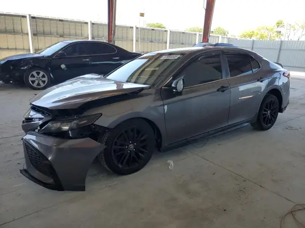 4T1T11AK6NU640337 2022 TOYOTA CAMRY - Image 1