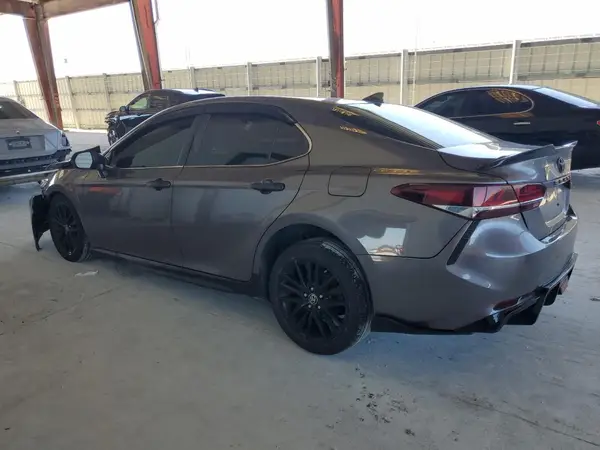 4T1T11AK6NU640337 2022 TOYOTA CAMRY - Image 2