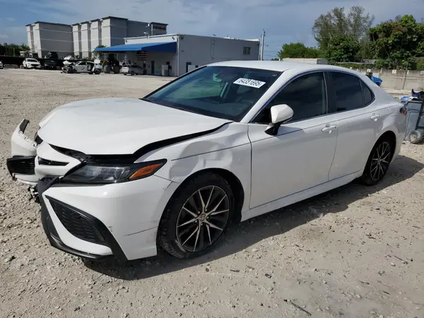 4T1T11AK6NU640807 2022 TOYOTA CAMRY - Image 1