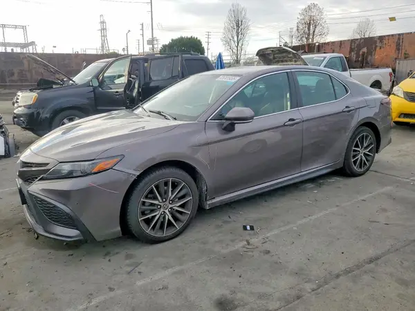 4T1T11AK6NU641682 2022 TOYOTA CAMRY - Image 1