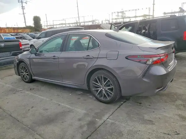 4T1T11AK6NU641682 2022 TOYOTA CAMRY - Image 2