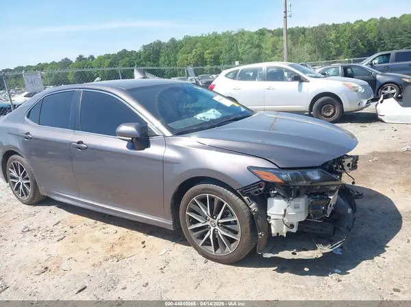 4T1T11AK6NU647188 2022 TOYOTA CAMRY - Image 1